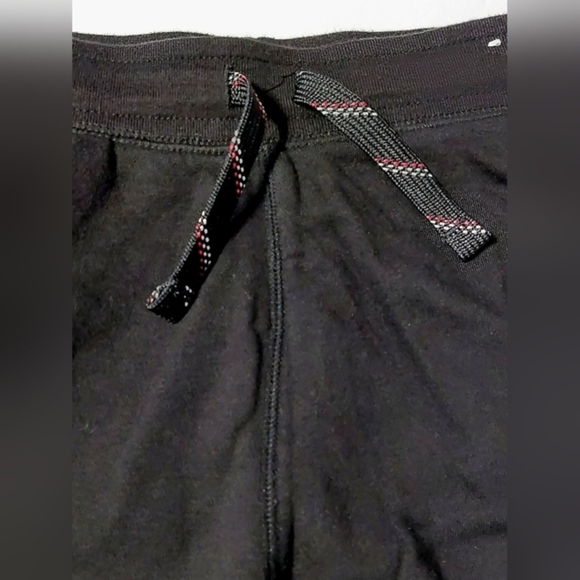 Boys Size 8 Shorts - Picture 2 of 4
